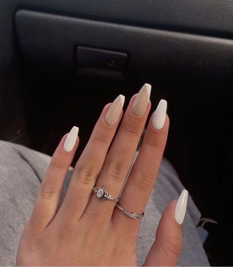 #nails #white #ongles #blanc Ongles Beiges, Beige Nails Design, September Nails, Beige Nails, Casual Nails, Classy Acrylic Nails, Acrylic Nails Coffin Short, Neutral Nails, Classy Nails