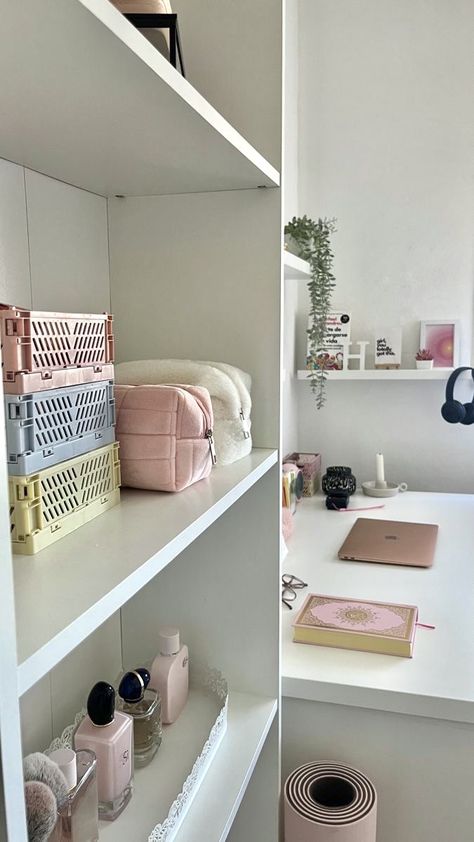 Dekorasi Kamar Tidur, Pinterest Room Decor, Girly Room, Preppy Room, Cozy Room Decor, Minimalist Room, Pretty Room, Dreamy Room, Dream Room Inspiration