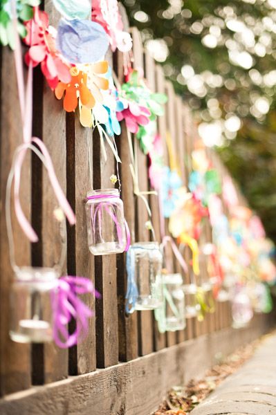 This would be so fun to have on the back fencefor KK's birthday, but fill the mason jars with bubble solution! Ugly Flowers, Awesome Gardens, Fence Decorations, Hanging Jars, Candle Lite, Hanging Mason Jars, Quinceanera Ideas, Mary Mary, Deco Nature