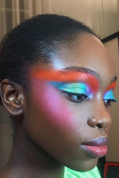 Abstract Makeup Looks, Eye Abstract, Abstract Makeup, Instagram Makeup Artist, Pop Makeup, Makeup Editorial, Neon Eyeshadow, Makeup Creative, Beginners Makeup