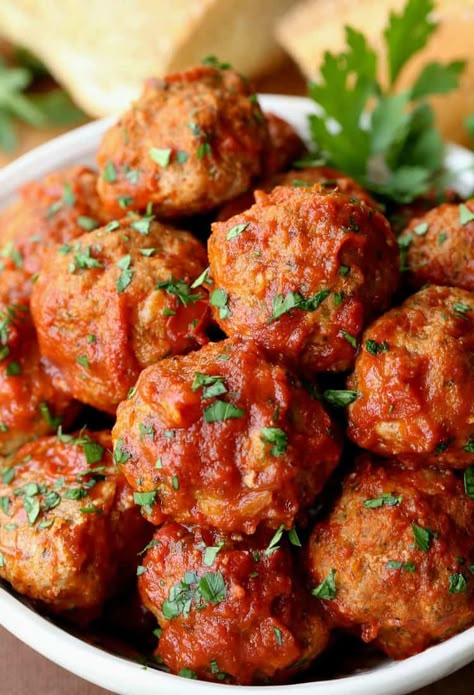 Grandma's Sunday Meatballs and Sauce is a classic, comfort food Sunday dinner! Gluten Free Baked Chicken, Meatballs And Sauce, Baked Meatball Recipe, Italian Baked Chicken, Healthy Italian Recipes, Baked Chicken Meatballs, Recipe Bread, Italian Meatball, Italian Meatballs Recipe