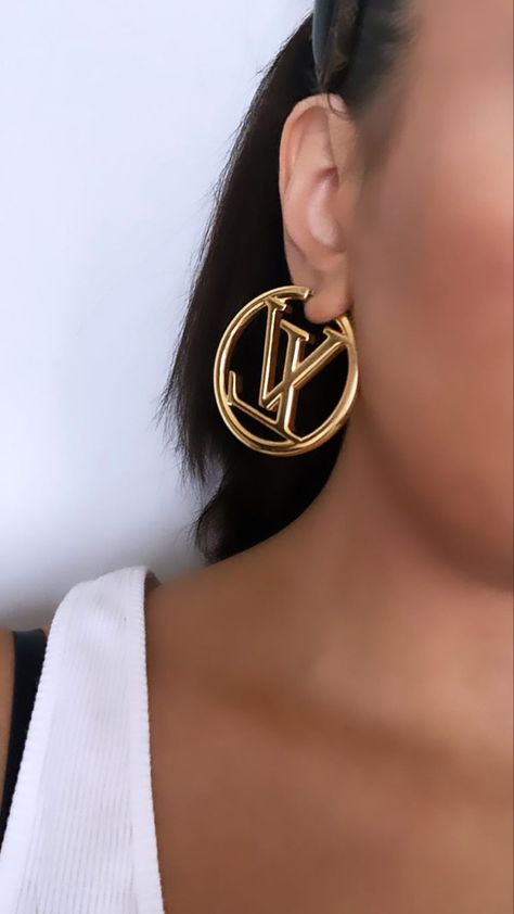 Louis Vuitton Earrings Hoop, Lv Hoop Earrings, Louis Vuitton Earrings, Earrings Outfit, Creative Jewelry Photography, Earrings Aesthetic, Mens Rings Fashion, Jewelry Accessories Ideas, Dope Jewelry