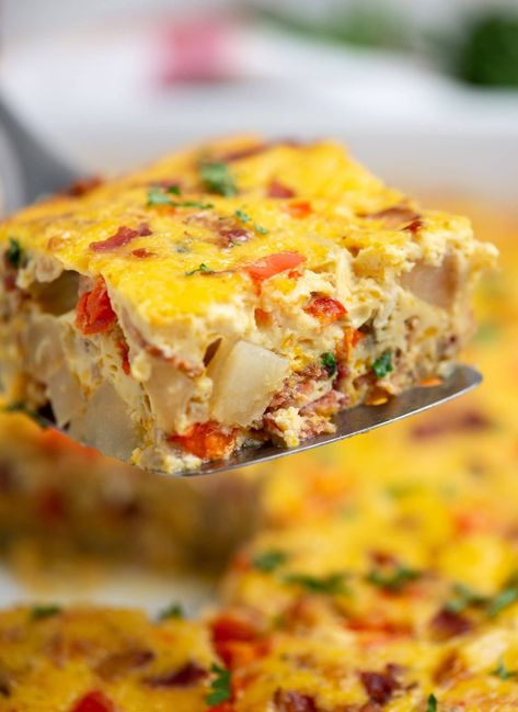 Bacon Potato Breakfast Casserole Oven Breakfast Potatoes, Simply Potatoes Recipes, Breakfast Casserole With Bacon, Potato Breakfast Casserole, Potato And Egg Breakfast, Breakfast Casserole With Bread, Casserole With Bacon, Old Money Lifestyle, Breakfast Potato Casserole