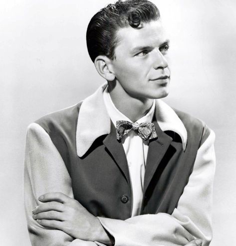 Young Frank Sinatra, Exercise After Pregnancy, Post Partum Workout, Dean Martin, Hooray For Hollywood, Old Hollywood Stars, Frank Sinatra, Live Concert, Hollywood Actor