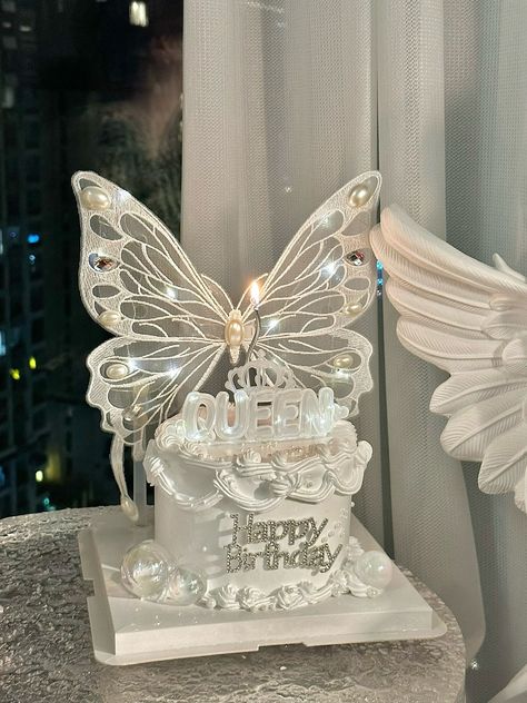 Items Included: 1. Butterfly Designed LED Light Cake Topper x 1  2. Gems Glittered Shinning HP Plate x 1 3. 3-4cm Rainbow Crystal Ball x 3 *Items are for display only and uneatable* Estimated shipping days for delivery: US/UK : 14-20 days Australia: 12-18 days EU : 10-18 days Light Cake, Fairy Garden Birthday Party, Butterfly Crown, Butterfly Birthday Party, Crown Cake, Garden Party Birthday, Garden Birthday, Butterfly Cakes, Butterfly Party