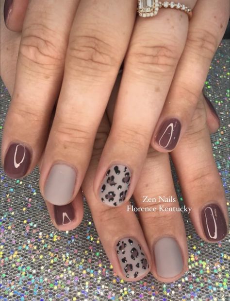 Burgundy Nails With Cheetah Print, Fall Mat Nails Ideas, Nude Leopard Print Nails, Diy Leopard Nails, Labor Nails Mom, Boho Nail Design, Fall Leopard Nail Designs, Fall Simple Nail Designs, Fall Leopard Print Nails