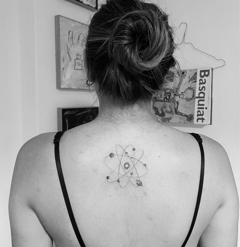 Atoms Tattoo, Atom Tattoo, Back Girl, Solar System Tattoo, Molecule Tattoo, Tattoo Back, R Tattoo, Line Work Tattoo, Book Tattoo