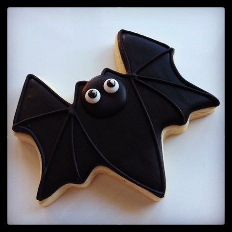 Click Now Bat Royal Icing Cookies, Bat Sugar Cookies Decorated, Bat Cookies Decorated, Bat Sugar Cookies, Cosmic Cookies, Halloween Bat Cookies, Seasonal Cookies, Bat Cookies, Cookie Halloween