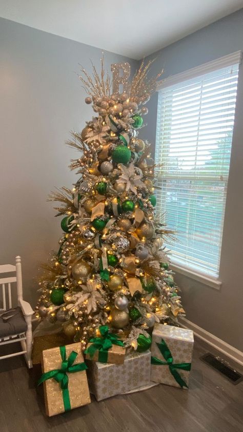 6.5K views · 194 shares | This green and gold beauty never disappoints!! Only a couple appointments remain! Contact me today! . . . #haveasavvysoiree #christmastree #christmas #holidaydecor #christmastreedecorating #diy #photooftheday #christmascrafts #holidaydecorating #christmasornaments #christmasdecorideas #christmastime #santa #christmasdecorations #merrychristmas #xmas #blackownedbusiness #smallbusinessowner #fun #deckthehalls #holidaydecor #holidayseason | A Savvy Soiree - Candace Giles | Christian Davis · Let Me Hear You Green And Gold Christmas Tree Ideas, Green Gold Christmas Tree, Green And Gold Christmas Tree, Green And Gold Christmas, Green Christmas Tree Decorations, Christmas Arch, Wall Christmas Tree, Christmas Prep, Christmas Church