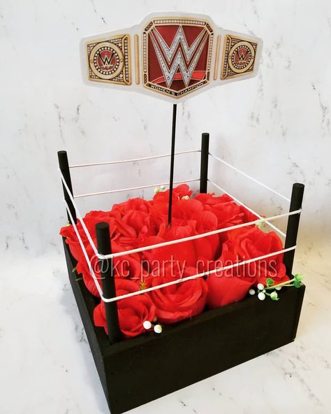 Wwe Gift Ideas, Boxing Party Centerpieces, Wwe Centerpieces Ideas, Wwe Wedding Theme, Wwe Decorations, Diy Wwe, Boxing Party, Wrestling Birthday Parties, 28th Birthday Ideas