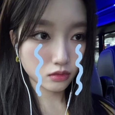 loona loossemble gowon meme icon Gowon Loona, 12 Dancing Princesses, Perfect Love, Meme Faces, Instagram Update, Cute Icons, Cute Pictures, My Girl, I Am Awesome