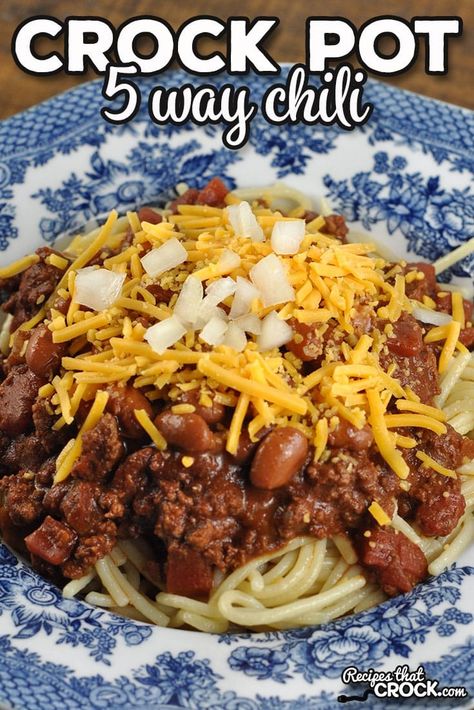 This Crock Pot 5 Way Chili recipe is sure to be a favorite. It is super easy to make and has incredible flavor. Chili 5 Way, 5 Way Chili, Crockpot Recipes For Two, Crock Pot Chili, Chili Mac Recipe, Chicken Soups, Salmon Cakes Recipe, Crock Pot Food, Chili Recipe Crockpot