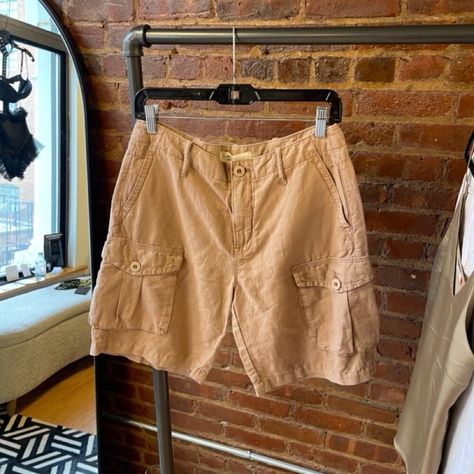 Khaki shorts outfit