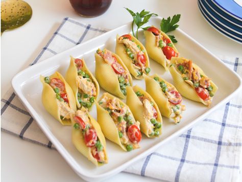 You'll love these ranch pasta salad stuffed shells. It's a simple twist on a classic recipe that will be the star of the show this barbecue season. Stuffed Pasta, Shells Recipe, Ranch Pasta Salad, Ranch Pasta, Pasta Shells, Stuffed Shells Recipe, Making Pasta, Stuffed Pasta Shells, Stuffed Shells