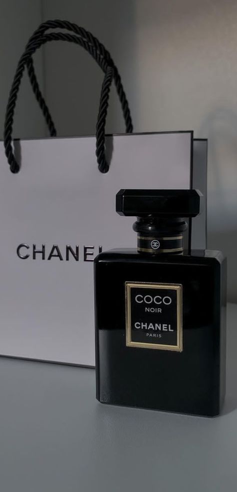 Chanel Noir Aesthetic, Gold Inspo, Perfume Chanel, Chanel Perfume, Perfume Scents, Dark Feminine, Aesthetic Black, Chanel Paris, Chanel Black