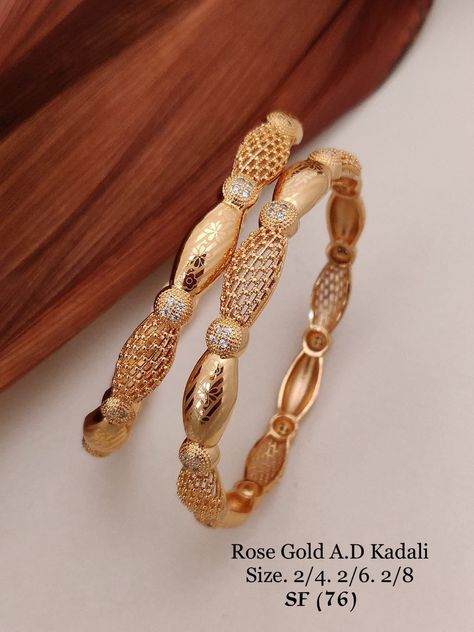 Gold Bangles Kada Indian Design, New Bengals Design Gold, Gold Kadli Designs, Gold Kada Design For Women, Bangles For Wedding, Gold Bengal, Simple Bangles, Stylish Bangles, Gold Kangan