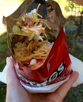 Rita's Recipes: taco in a bag Easy Meals For Family, Taco In A Bag, Trailer Trash Party, Meals For Family, Rita Recipe, Walking Taco, Trash Party, Walking Tacos, Recipes Mexican