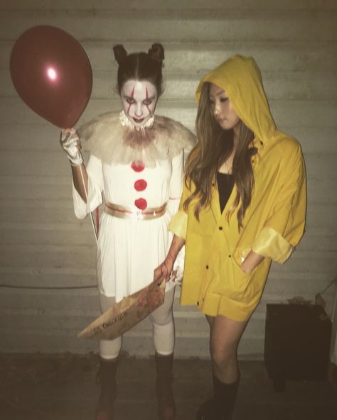 Duo Horror Halloween Costumes, Best Friend Halloween Costumes Scary, Horror Duo Costumes, Georgie Costume It Women, It And Georgie Costume, Penny Wise And Georgie Costume, It And Georgie Costume Couple, Georgie It Costume, Bff Halloween Costumes For 2 Scary