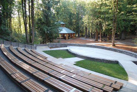 From casual visits to the playground during the weekday to 40,000 people in one weekend during the famous City of Sandy Mountain Festival, Meinig Park sees the entire range of uses and impacts from visitors. GreenWorks designed a new parking lot at the base of the park which includes pervious pavement, day lighting of an existing culverted creek that runs through the park, new sidewalks, a park trail head and pedestrian gateway. Amphitheater Architecture, Outdoor Pavillion, Church Building Design, Landscape Stairs, Taman Air, Outdoor Stage, Outdoor Theater, Landscape And Urbanism, Landscape Architecture Design