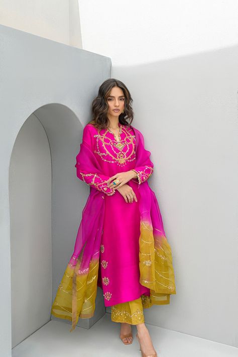 Green Culottes, After Wedding Outfit, Shaded Dupatta, Hot Pink Outfit, Hot Pink Fabric, Bridal Shirts, Designer Kurti Patterns, Salwar Designs, Kurti Designs Party Wear