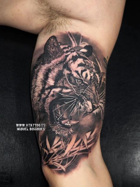 Blog - V Tattoo - Miguel Bohigues Lion And Rose Tattoo, Tattoo Perna, Jungle Tattoo, V Tattoo, Inner Arm Tattoos, Inner Bicep Tattoo, Animal Sleeve Tattoo, Lion Tattoo Sleeves, Maori Tattoos