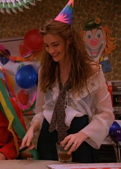 Shelly Johnson Shelly Johnson Twin Peaks, Shelly Twin Peaks, Shelly Johnson, Innocence Lost, 80s Pop Culture, Laura Palmer, Prom Queens, Closet Inspiration, 90s 2000s