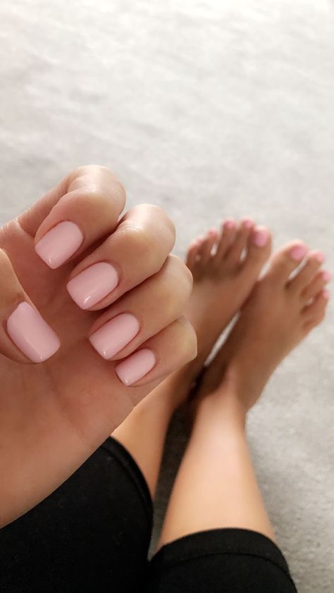 pale pink nail inspiration Opi Shades, Acrylic Nails Natural, Ideas Pedicure, Pale Pink Nails, Her Nails, Classy Acrylic Nails, Pink Nail Polish, Pink Nail, Cute Nail Designs