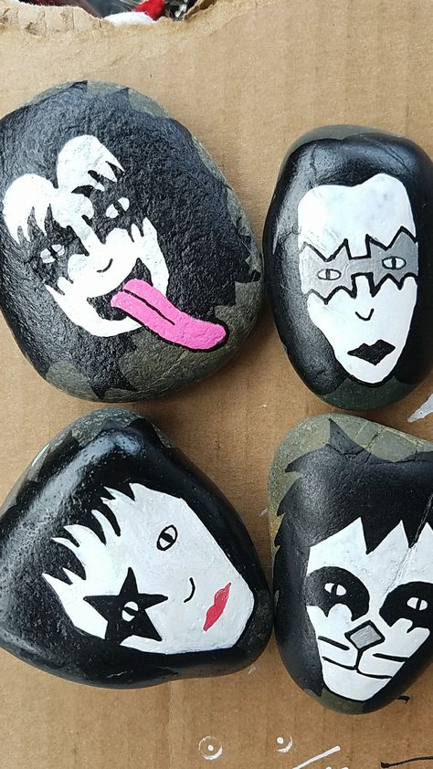 Painted rocks: KISS Rock Band Painted Rocks, 2000s Rock, Kiss Painting, Pretty Crafts, Happy Stones, Rock And Roll Bands, Rock Painting Patterns, Kindness Rocks, Rock Painting Designs