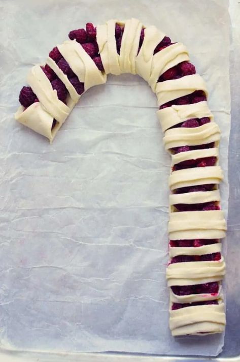 This 4 Ingredient Candy Cane Puff Pastry Recipe Is Simple But Tasty Candy Cane Puff Pastry, Cream Cheese Candy Cane, Candy Cane Pastry, Cream Cheese Candy, Puff Pastry Jam, Puff Pastry Recipe, Puff Pastry Desserts, Pastry Recipe, Raspberry Syrup