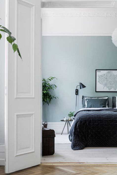 Cozy Scandinavian Bedroom, Scandinavian Bedrooms, Scandinavian Bedroom Decor, Nordic Style Bedroom, Airy Bedroom, Decor Ikea, Scandinavian Bedroom, Design Del Prodotto, Bedroom Green