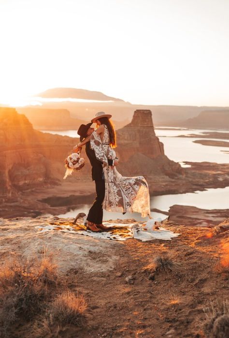 Lake Powell Boho Elopement Adventure - jessielynphotography.com Orange Photoshoot, Lake Powell Arizona, Western Elopement, Wedding Desert, Sunrise Ceremony, Utah Adventures, Boho Elopement, Utah Wedding Photography, Adventure Photos