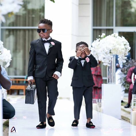 The #WeddingRings are to be protected. The #RingSecurity team shows us how it's done 💃 . . . 📷 @aisleclicks #WDNMiniBridalParty #WeddingDigest #WeddingDigestNaija Ring Boy Wedding, Black Ring Bearer, Ring Boy Outfits, Kids Fashion Boy Swag, Boys Formal Wear, Ring Bearer Boy, Wedding Outfit For Boys, Ring Boy, Rock Dresses