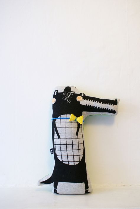 Peter Pocosticks soft toy crocodile by Corby Tindersticks, published by Bobby Rabbit http://www.pinterest.com/jokef/cuddly-toys/ Unconventional Design, Ta Ta, Boy Diy, Stationery Craft, Cuddly Toy, Crocodiles, Screenprinting, Sewing Toys, Diy Couture