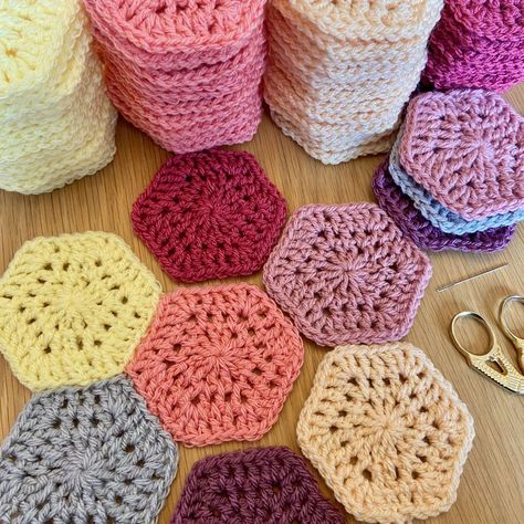 Crochet Honeycomb Granny Square, Hexagon Square Crochet Pattern, Hexadaisy Crochet, Honey Comb Crochet Pattern Free, Octagon Crochet Pattern, Honeycomb Crochet Blanket, Hexagon Granny Square Blanket, Hexi Blanket, Crochet Hexagon Pattern