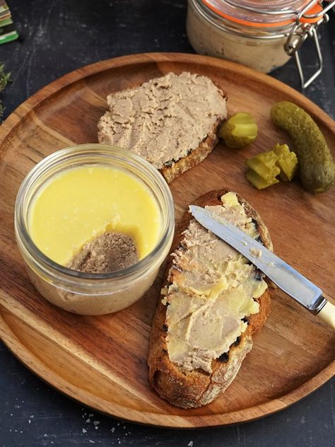 British Food Traditional, Pate Recipes, Chicken Liver Pate, Potted Beef, Paleo Beef, Meat Snacks, Chicken Livers, British Food, Tapenade