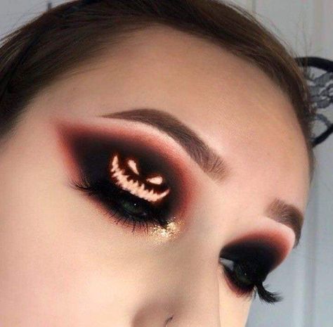 Extreme Make-up, Halloweenský Makeup, Holloween Makeup, Cute Halloween Makeup, Cool Halloween Makeup, Halloween Eye Makeup, Halloween Makeup Inspiration, Halloween Eyes, Halloween Tattoo