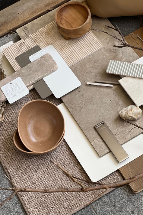 Warm, earthy hues, plently of texture and a soothing palette that's soft on the eye (and soul) - Who else is loving these autumn vibes? #flatlay #interiordesign #moodboard Interior Design Flatlay, Stay Schemin, Earthy Mood Board, Kitchen Ideas Australia, Interiordesign Moodboard, Material Color Palette, Earthy Materials, Minimalist Reception, Earthy Textures