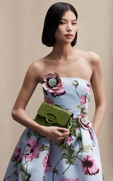 Women's Oscar De La Renta Pre Fall 2024 Collection | Moda Operandi Fall Fashion Outfits, 2024 Collection, Fall 2024, Pre Fall, Fashion Details, Colorful Fashion, Feminine Style, Night Dress, Fashion Ideas