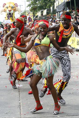 Carnaval de Barranquilla, Colombia Black Dancers, African Dance, World Dance, Dance Like No One Is Watching, Festivals Around The World, Photographie Portrait Inspiration, We Are The World, African Diaspora, Lets Dance