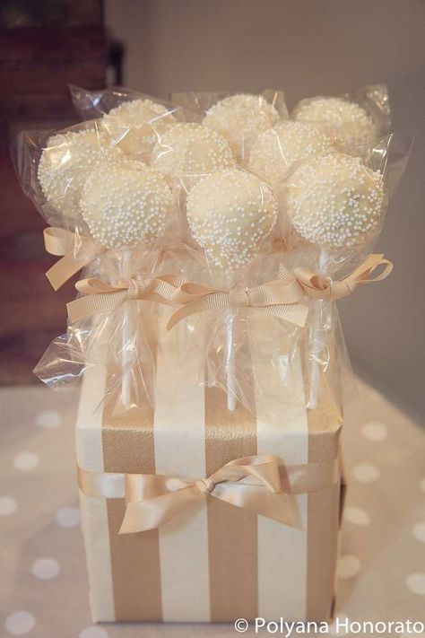 Diy Cake Pops, Cake Pop Displays, Baby Lamb Baby Shower, Idee Babyshower, Diy Cupcake, Diy Cupcakes, Communion Party, Baptism Party, Shower Cupcakes