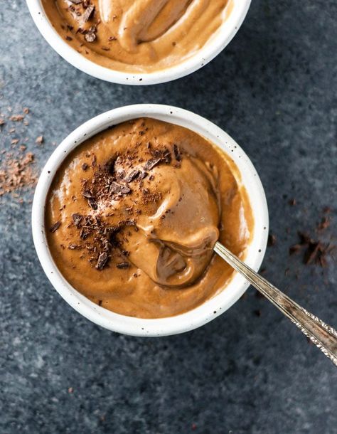 3-Ingredient Chocolate Avocado Pudding Detoxinista Recipes, Healthy Chocolate Pudding Recipe, Primal Desserts, Chocolate Avocado Pudding, Healthy Chocolate Pudding, Chocolate Pudding Desserts, Vegan Chocolate Pudding, Inflammation Recipes, Pudding Chia