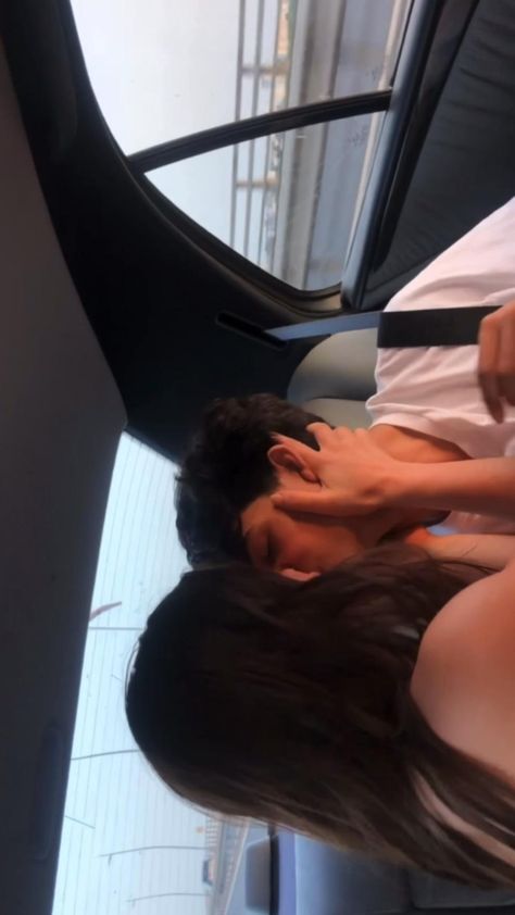 Grab Thigh In Car, Us When Couple, Make Outs Session Aesthetic, Girlfriend Sitting Boyfriends Lap, Couple Goal Romantic Aesthetic, Kissing Couples Bed Lips, Make Out, Boy Video, Make Out Session