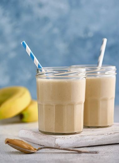 Peanut Butter Power Shake https://mocktail.net/peanut-butter-power-shake/?utm_source=rss&utm_medium=rss&utm_campaign=peanut-butter-power-shake Peanut Butter Power Scooters Recipe, Peanut Butter Protein Shake, Yummy Protein Shakes, Peanut Butter Crunch, Espresso Recipes, Power Smoothie, Oat Smoothie, Peanut Butter Smoothie, Smoothie Recipes Healthy Breakfast