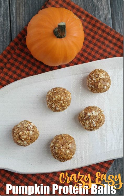 Crazy Easy Pumpkin Protein Balls Pumpkin Protein Balls, Pumpkin Balls, Pumpkin Protein, Protein Balls Recipes, Protein Bars Homemade, Protein Cake, Protein Muffins, Protein Bites, Protein Balls