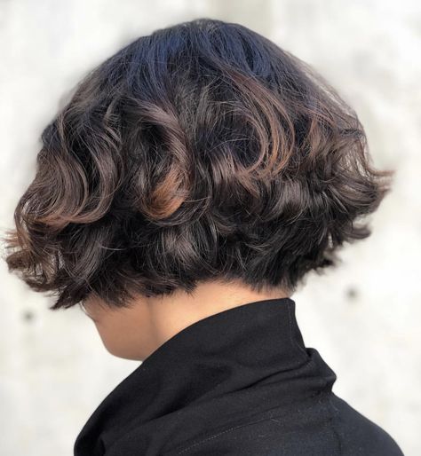 Amelie inspired Bob on curly hair! Amelie Haircut, Thicken Your Hair, Triangle Hair, French Bob, Hair Undercut, Super Short Hair, Short Hair Undercut, Wavy Bobs, Short Wavy Hair