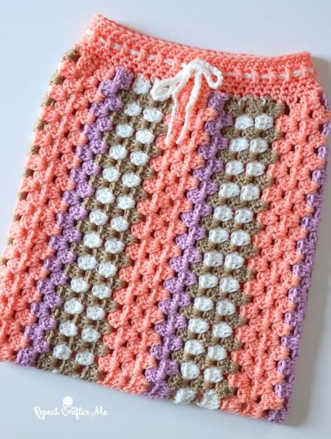 Crochet Granny Skirt Pattern, Granny Stitch Skirt, Taylor Swift Crochet, Granny Clothes, Crochet Voodoo, Crochet Patterns Free Women, Crocheted Clothing, Crochet Granny Stitch, Fall Market