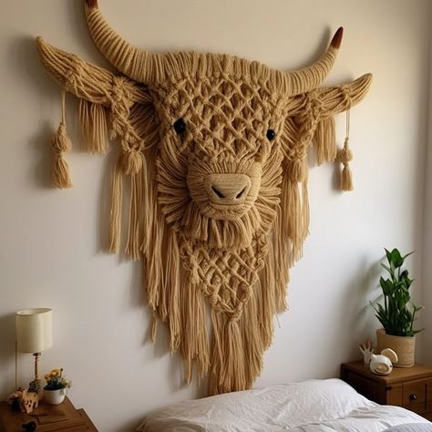 Macrame Highland Cow, Diy Yarn Decor, Macrame Animals, I Love Cows, Owl Tutorial, Macrame Wall Hanging Tutorial, Macrame Wall Hanger, Free Macrame Patterns, Macrame Owl