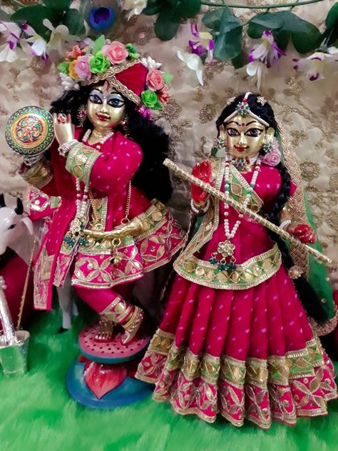 Radha Krishna Dress Design, Yugal Jodi Radha Krishna Poshak, Deity Clothes, Radha Krishna Holi, Janmashtami Decoration, Laddu Gopal Dresses, Shree Krishna Wallpapers, Ganpati Decoration Design, Little Krishna