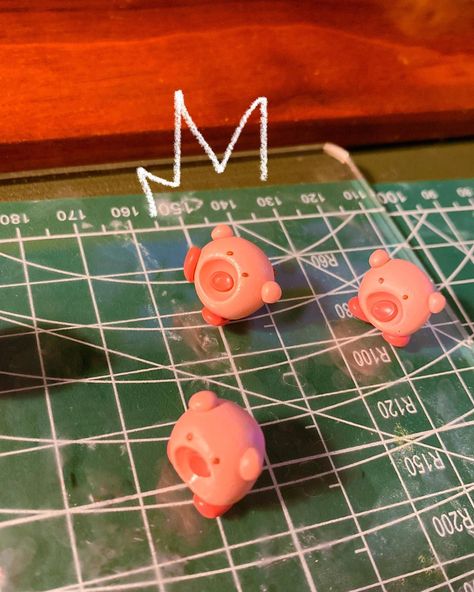 :0 making lil kirbs hehe I love ‘em so much. Been really busy though but I so badly wanna make more art 🥲 •°.*•°.* | | | -tags- #clay #polymerclay #explore #explorepage #keychain #smallbusiness #art #cute #shop #charm #aesthetic #design #deskpet #figure #figurine #art #accessories #kirby #claykirby Kirby Clay, Clay Kirby, Charm Aesthetic, Clay Inspo, Cute Shop, Art Cute, Clay Ideas, Art Accessories, Aesthetic Design