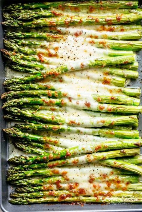 Cheesy Garlic Roasted Asparagus with mozzarella cheese is the best side dish to any meal! Low Carb, Keto AND the perfect way to get your veggies in! Even non-asparagus fans LOVE this recipe! Tastes so amazing that the whole family gets behind this asparagus recipe | cafedelites.com Garlic Roasted Asparagus, Seder Dinner, Grill Vegetables, Cena Light, Asparagus Recipes Baked, Best Side Dish, Asparagus Recipes, Low Carb Sides, Low Carb Side Dishes